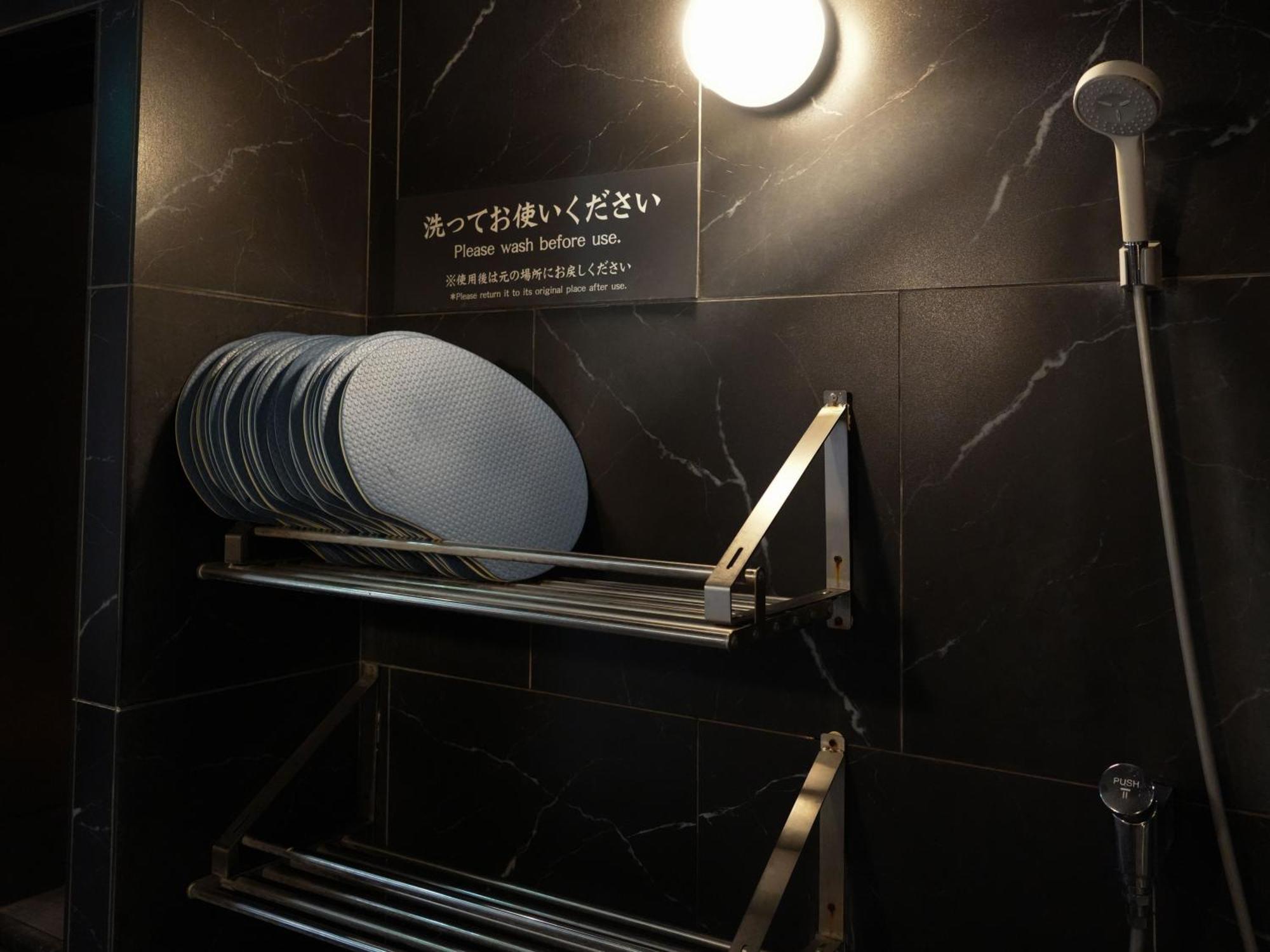 Rembrandt Cabin & Spa Shimbashi - Caters To Men طوكيو المظهر الخارجي الصورة